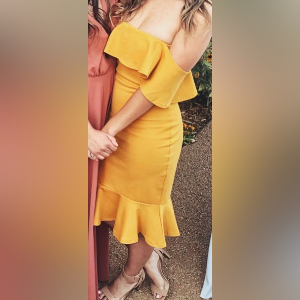 Lulus yellow off the should midi dress